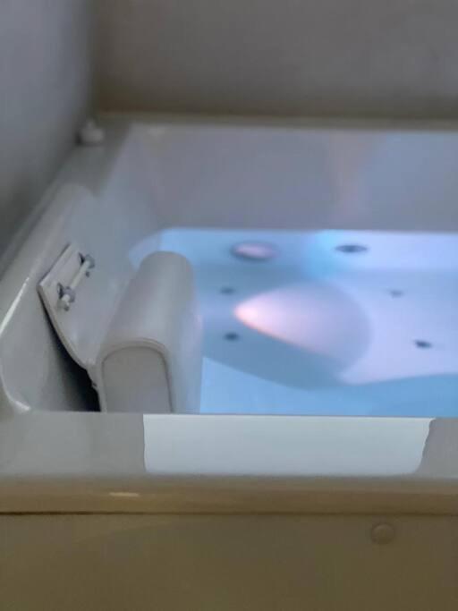 Suite « Body Love » - Jacuzzi Privatif Creteil Luaran gambar