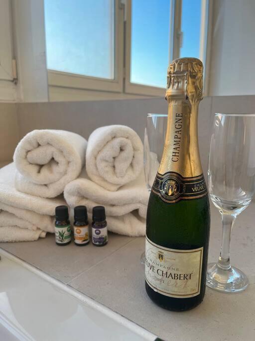 Suite « Body Love » - Jacuzzi Privatif Creteil Luaran gambar