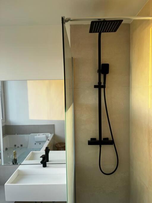 Suite « Body Love » - Jacuzzi Privatif Creteil Luaran gambar